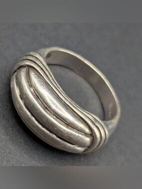 Stunning Vintage Sterling Silver Fluted Dome Ring – Estate Discovery | Size 8.5|
